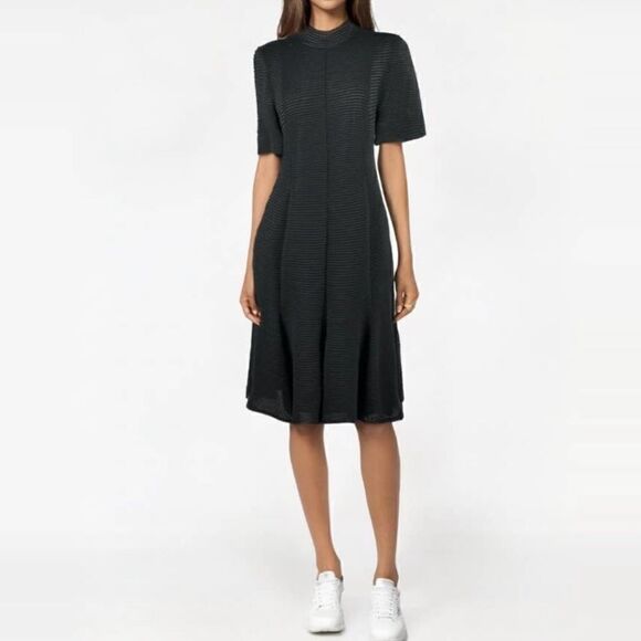 Akris Punto Black Flared Hem Ribbed Knit‎ Short Sleeve Black Dress - 8 - Picture 2 of 16